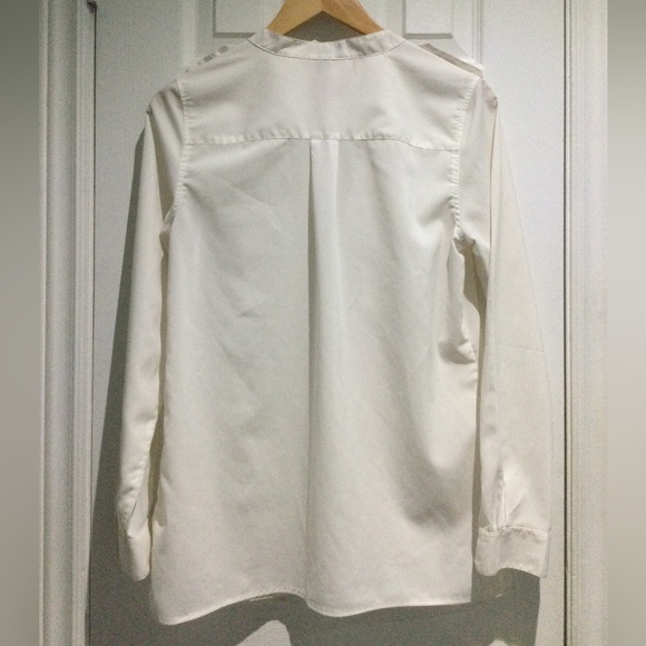Chic By Jacob Cream Blouse - Picture 5 of 5